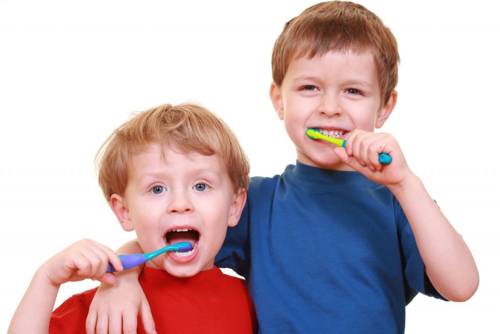 chăm sóc răng miệng cho trẻ